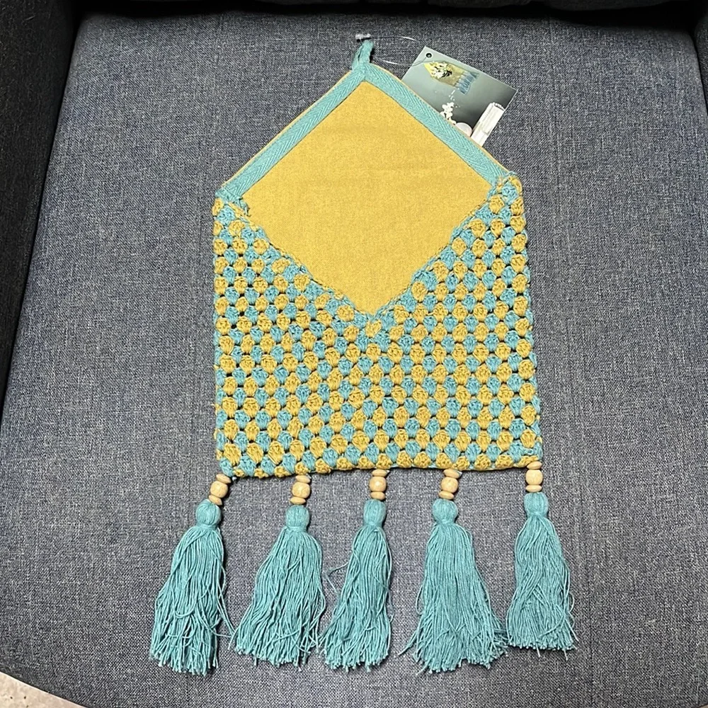 Concepts in Time Crochet Wall Pocket